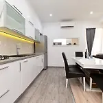 New 1st Floor In Апартаменти