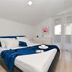 Апартаменти New 1st Floor In *