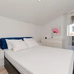 New 1st Floor In Апартаменти Задар