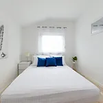 Апартаменти New 1st Floor In Задар