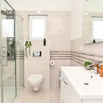 New 1st Floor In Appartement Zadar