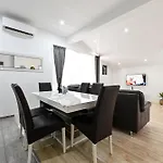 Appartement New 1st Floor In *
