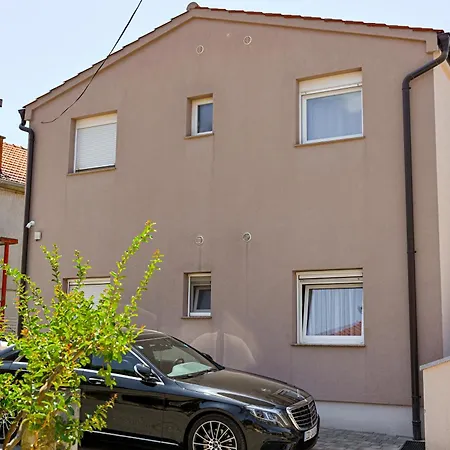 Appartement New 1st Floor In