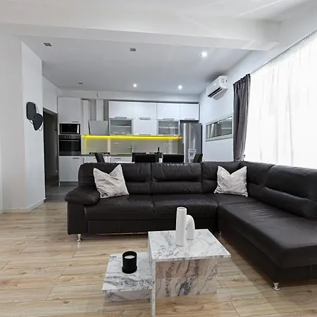 New 1st Floor In דירה *