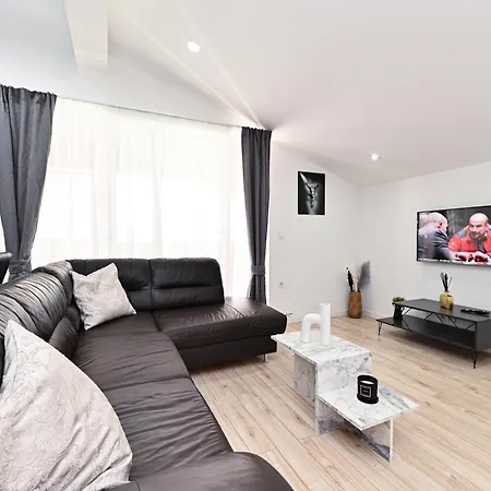 New 1st Floor In דירה זאדאר