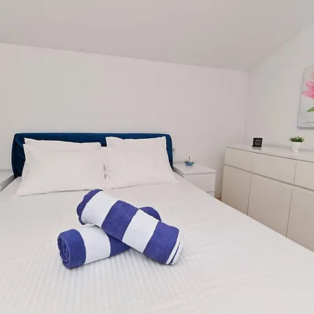 New 1st Floor In * זאדאר