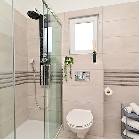 דירה New 1st Floor In *