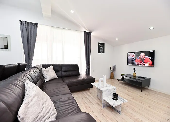 New 1st Floor In Appartement Zadar